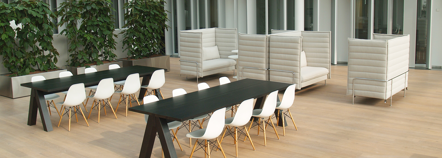 FÜR IHR NÄCHSTES EVENT:<br/>MÖBEL BEI ALVERO MIETEN.